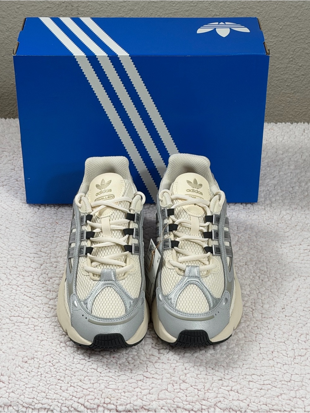 adidas Ozmillen women 9.5 New